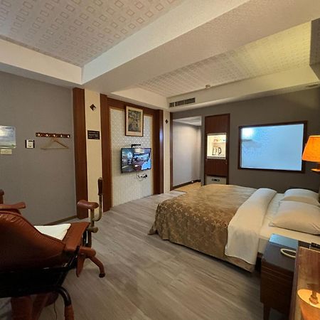 Hua Xiang Motel - Da Chang Kaohsiung Bagian luar foto