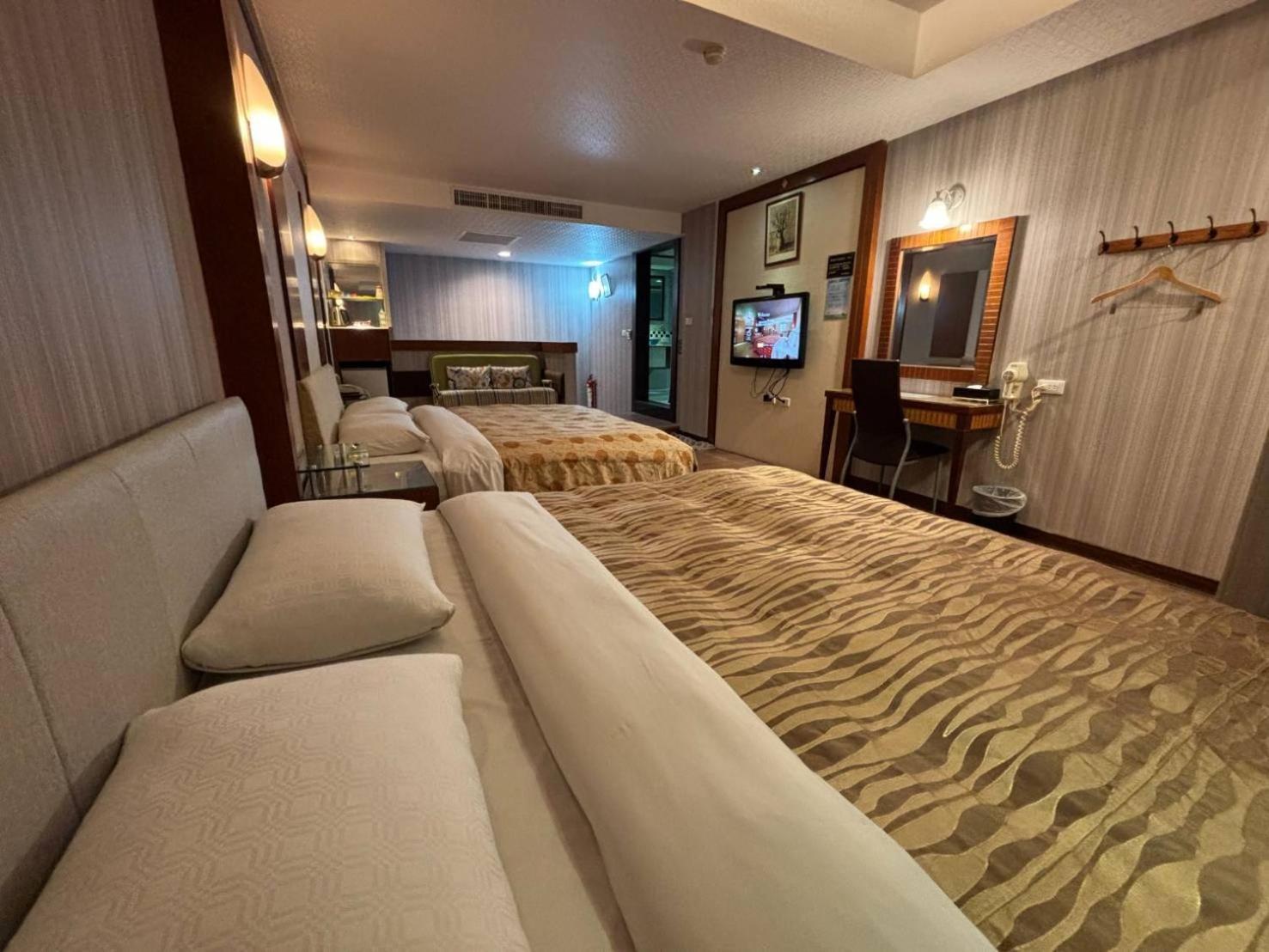 Hua Xiang Motel - Da Chang Kaohsiung Bagian luar foto