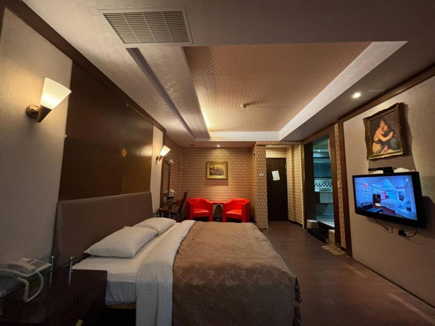Hua Xiang Motel - Da Chang Kaohsiung Bagian luar foto