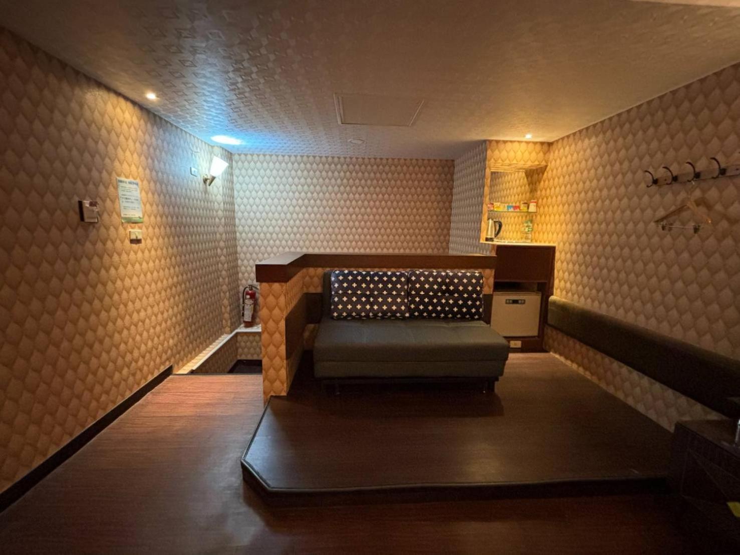 Hua Xiang Motel - Da Chang Kaohsiung Bagian luar foto