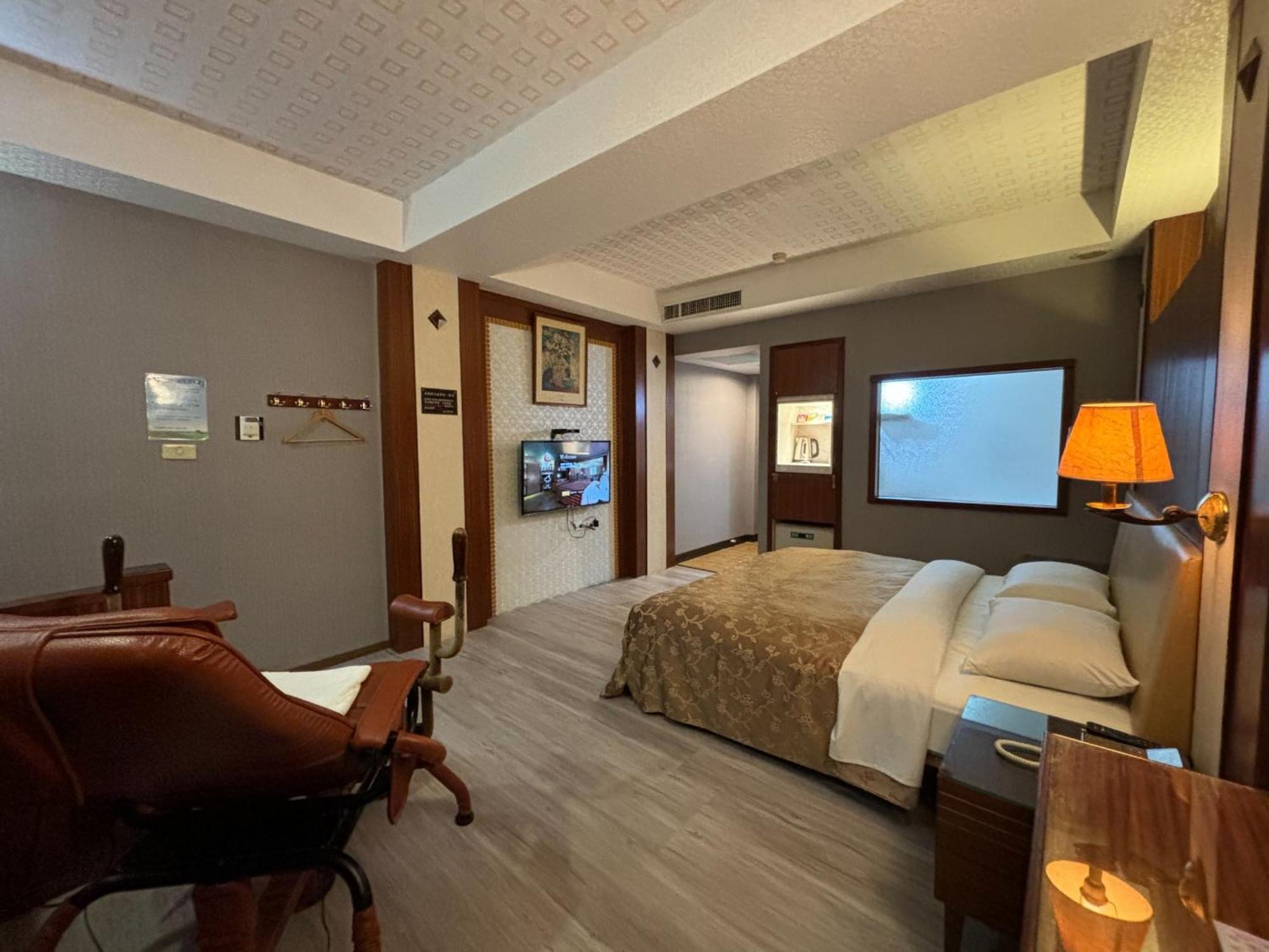 Hua Xiang Motel - Da Chang Kaohsiung Bagian luar foto