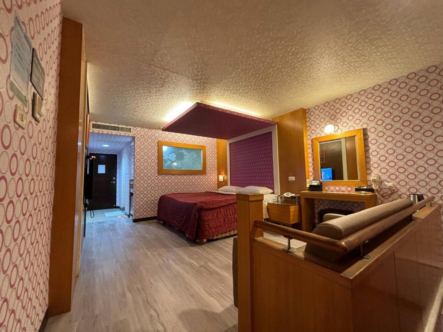 Hua Xiang Motel - Da Chang Kaohsiung Bagian luar foto